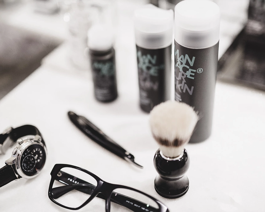 Manage Your Skin Hautpflegeprodukte stillvoll inszeniert