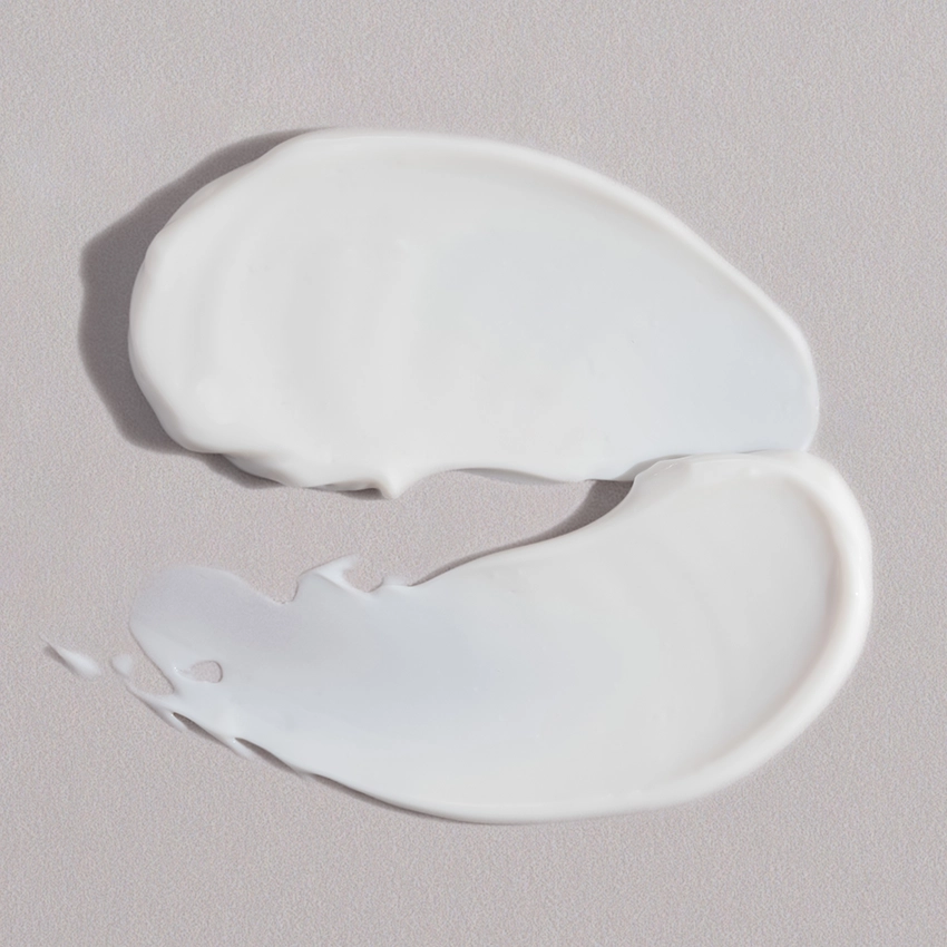 Close-up texture - Trawenmoor Regeneration Cream creamy texture